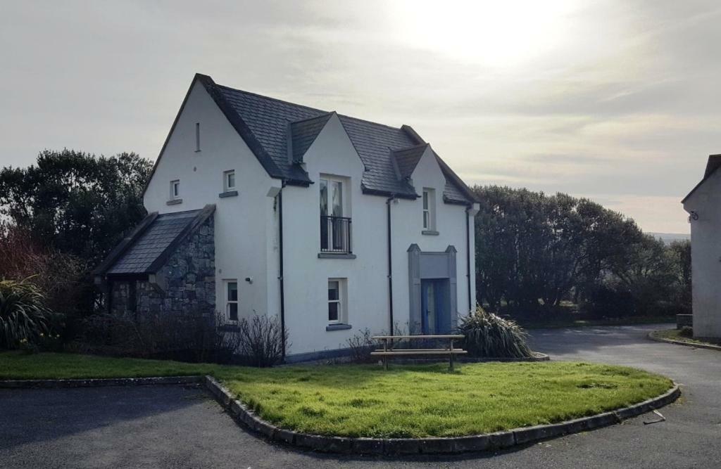 Doolin Court Villa Eksteriør bilde